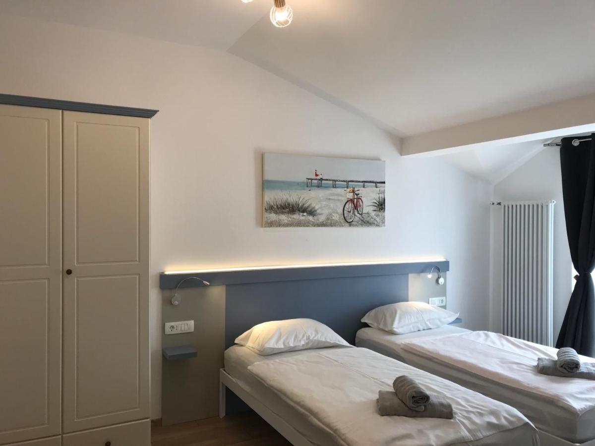 B&B Sea Joy 로비니 외부 사진