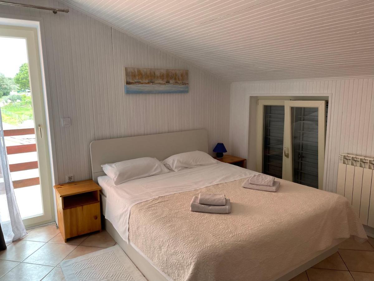 B&B Sea Joy 로비니 외부 사진
