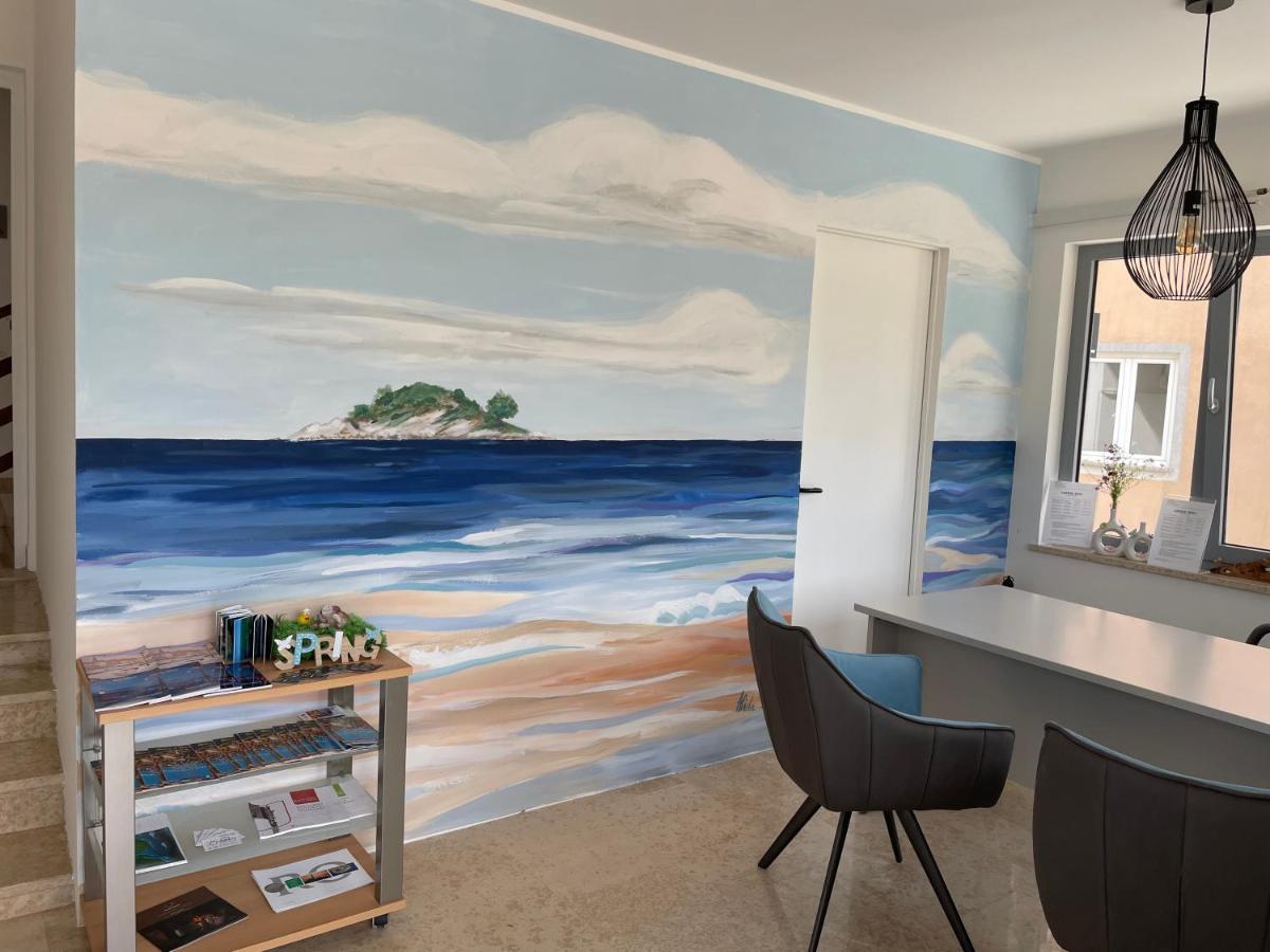 B&B Sea Joy 로비니 외부 사진