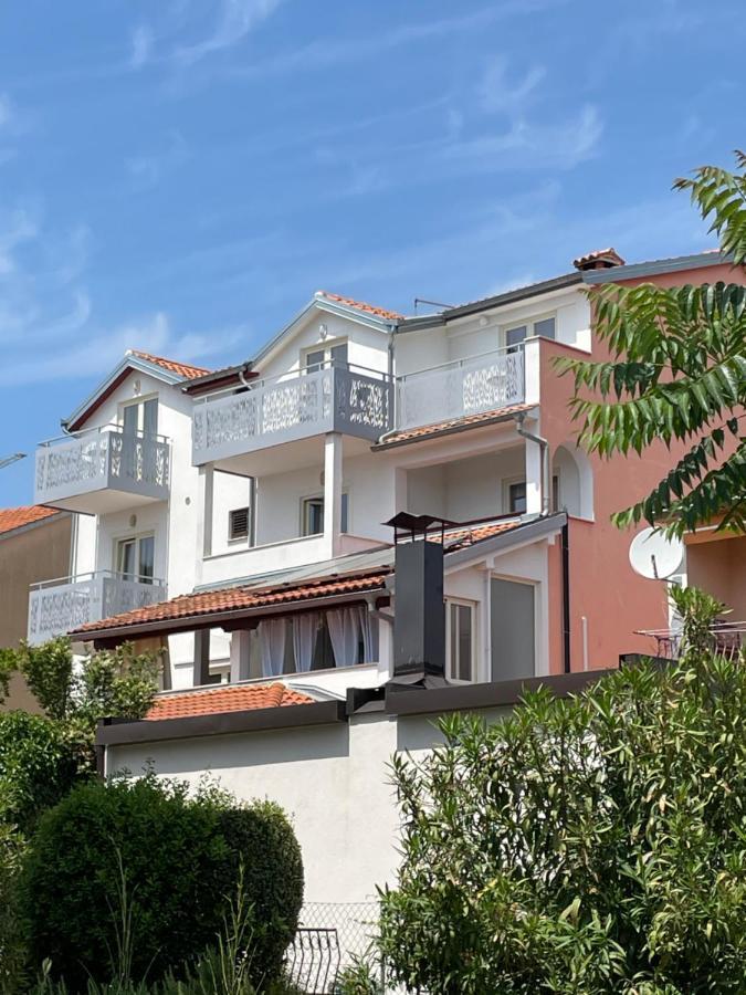 B&B Sea Joy 로비니 외부 사진